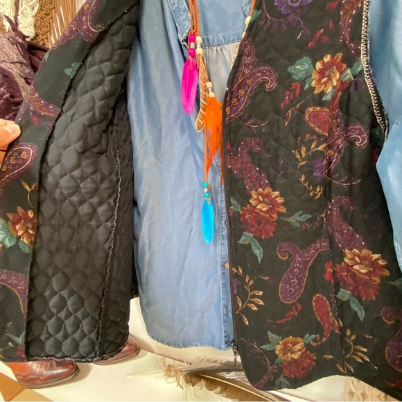 ✨ MADE in CANADA upcycled vintage quilted boho vest w paisley southwestern vibe - Picture 2 of 14